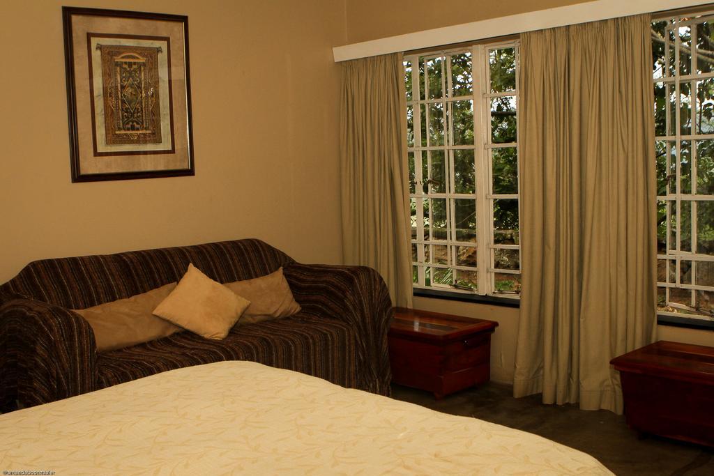 Down Gran'S Self-Catering Cottage Lobamba Exterior photo